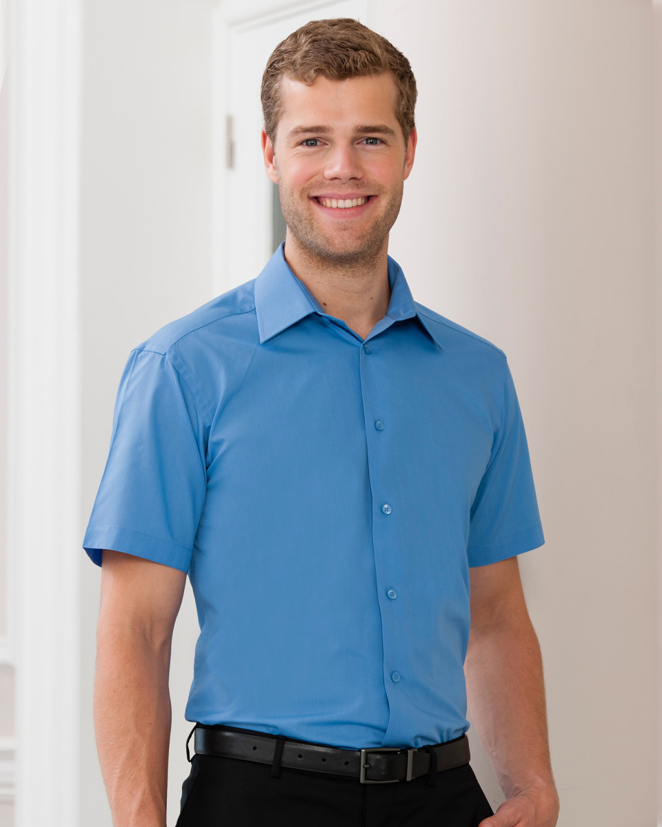 925M Men's Short Sleeve Poly Cotton Easy Care Tailored Poplin Shirt Image 1